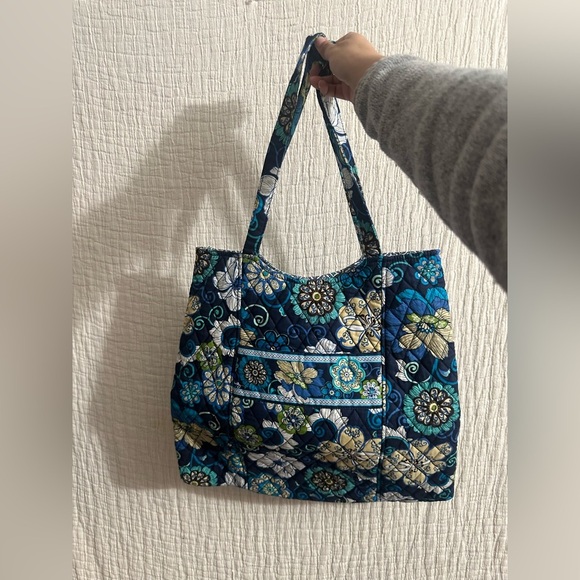 Vera Bradley Handbags - Brand New Vera Bradley Rhythm & Blues Shoulder Tote